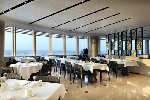 Eurostars Torre Sevilla - main image