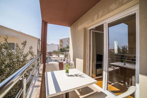 Green Olive Apartments - image 5