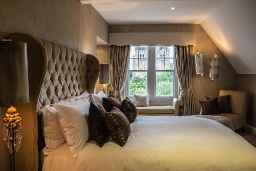 Forty Winks Guest House & Residence