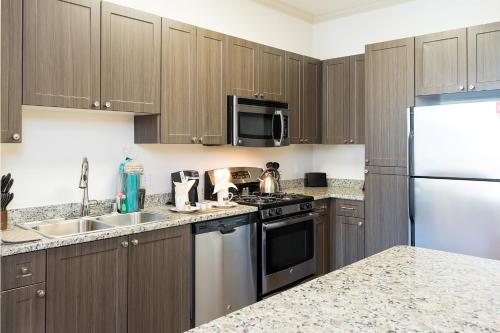 Global Luxury Suites at Baypointe Station