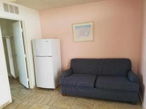 One-Bedroom Suite with Kitchenette