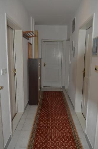 Prenociste Orhideja - image 9