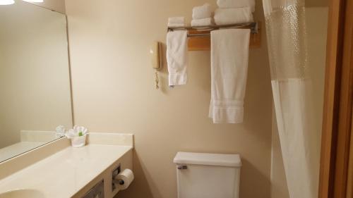 Flat Creek Lodge in Hayward, USA