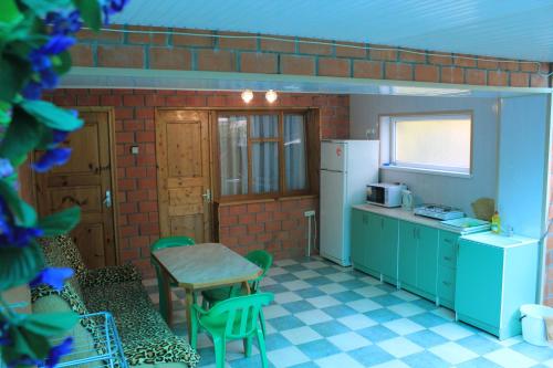 Guest house on Biryuzovaya 9 A - image 3