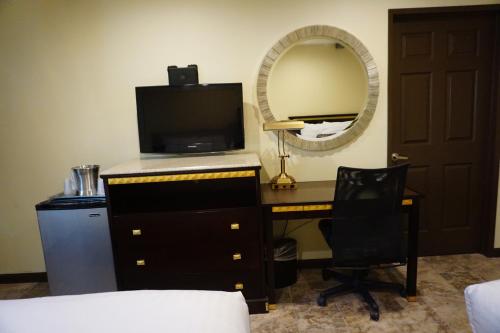 Economy Double Room image 4