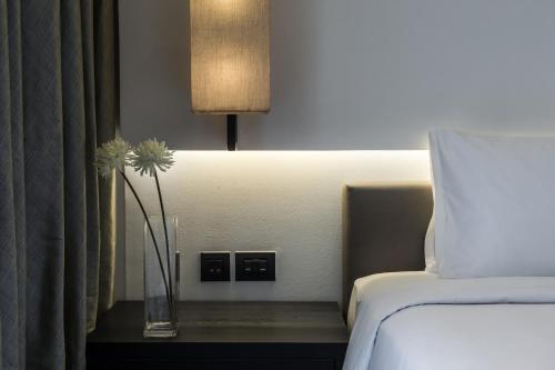 113168401 Amara Bangkok Hotel