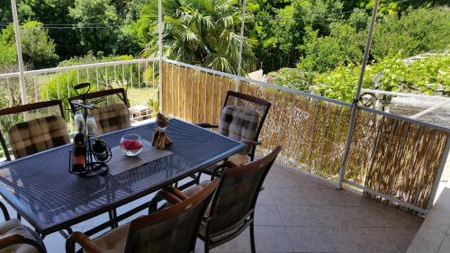  Green Apartment in Trsteno