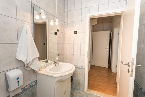 Guesthouse Aurora - image 3