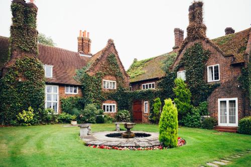 Mercure Letchworth Hall Hotel - main image