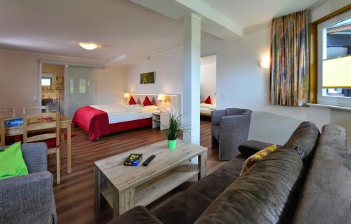 2 bedrooms, 4 beds