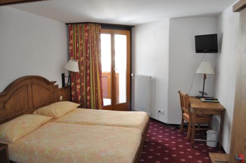 2 twin beds