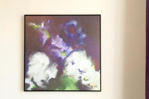 Exquisite Station Penthouse with Balcony & Parking & Sleeps 6 - image 4