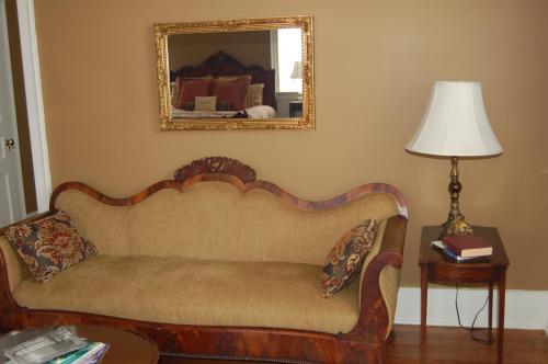 Hale Springs Inn in Rogersville, USA