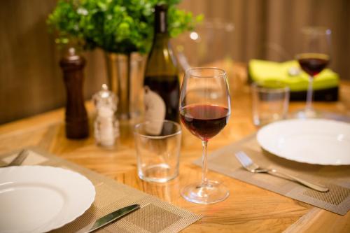 MDR NumberSix Suites - image 7