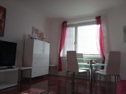Apartment Paradies - U1 Station altes Landgut