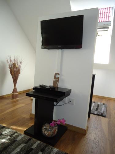 Apartment Spectre - image 11