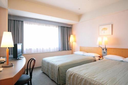 Yokohama Techno Tower Hotel Yokohama Techno Tower Hotel is conveniently located in the popular Yokohama Hakkeijima area. The hotel offers guests a range of services and amenities designed to provide comfort and convenience. Serv