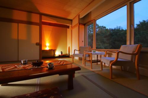 Japanese-Style Family Room - Non-Smoking