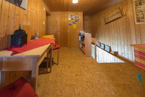 المرافق, Gastehaus Alpina in Fanas in فاناس