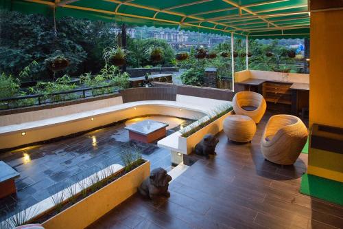 Lavasa Luxury Deck Apartment