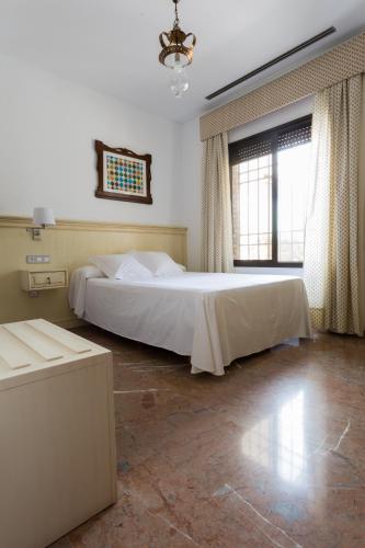 Hotel Riad Arruzafa Stop at Hotel Riad Arruzafa to discover the wonders of Cordoba. The hotel has everything you need for a comfortable stay. Facilities like 24-hour front desk, facilities for disabled guests, luggage st