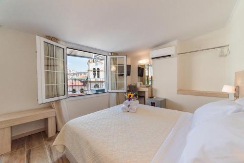 Castello Boutique Rooms - image 8