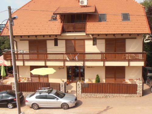 Widok z zewnątrz, Fürjes Villa Panzió in Balatonfured