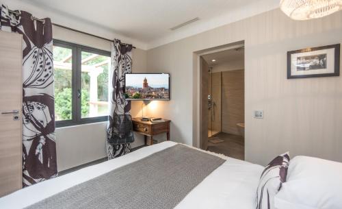 Villa des Salins by Hotel des Lices - image 5