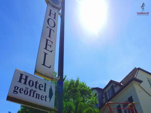 บริการและสิ่งอำนวยความสะดวก, Hotel Landsknecht in เฮนเนฟ