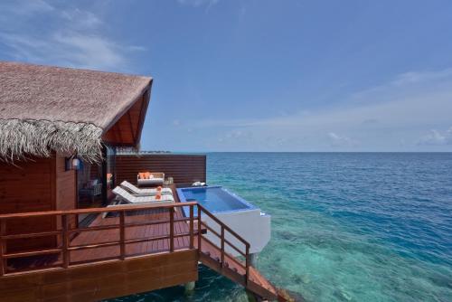 Reef Pool Water Villa image 10