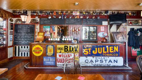 The Red Lion - image 11