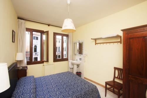 Hotel Dalla Mora Room Type - Double Room with No Bathroom (Shared Bathroom)
