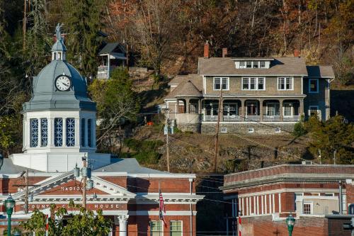 Marshall House Inn Marshall (NC)