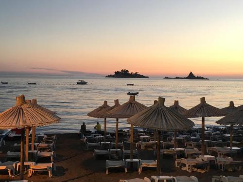 strand, Villa Julia in Lucice