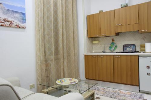 Fira's home, Neapel