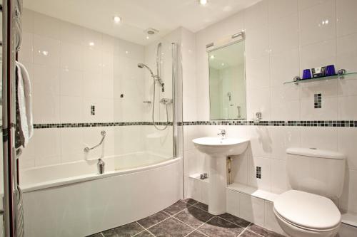 2 bedrooms, 4 beds