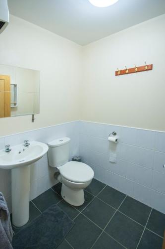 ห้องน้ำ, 4 Varis Apartments in โฟร์เรส