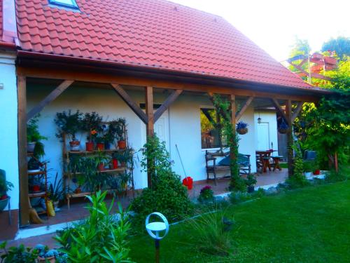  Dunahaus, Ferienwohnung in Kimle