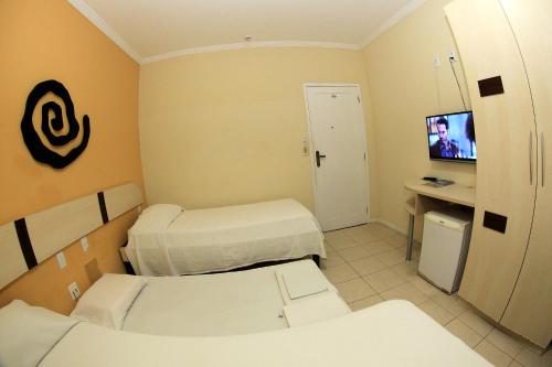 Deluxe Triple Room image 4