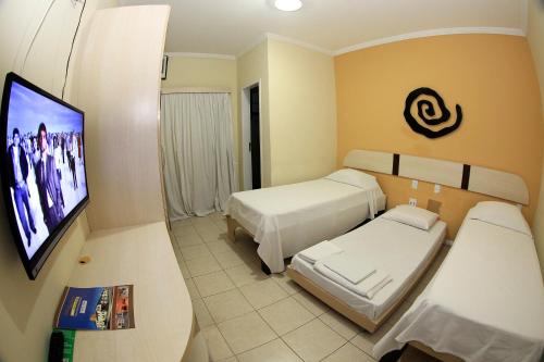 Deluxe Triple Room image 3