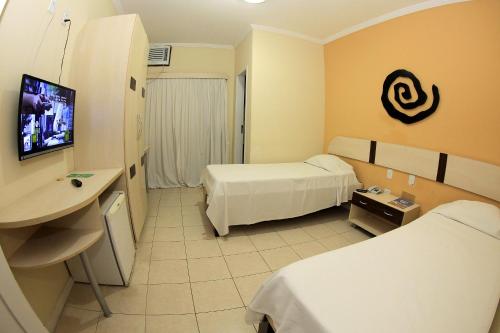 Deluxe Double or Twin Room image 2