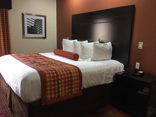 America's Best Value Inn & Suites-Clinton - image 9