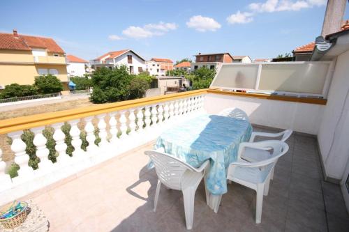 Apartments with a parking space Pirovac Sibenik - 6246 