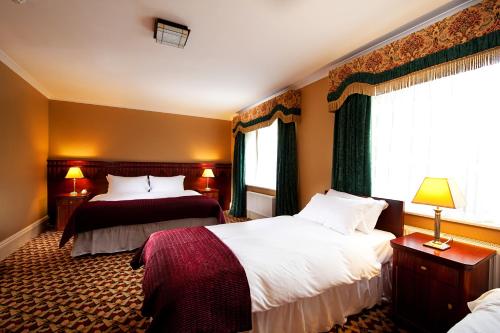 Riverbank House Hotel - main image