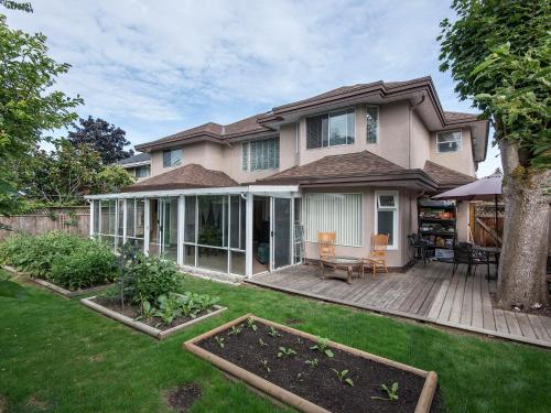 Fraser River Richmond Bed and Breakfast in Richmond, Canada