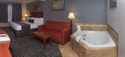 King Suite with Sofa Bed and Spa Bath