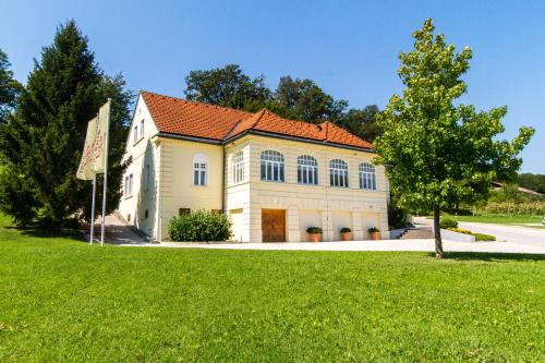 Villa Istenič - Accommodation - Bizeljsko