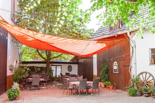 Iekārtas, Gasthaus zur Linde in Braunweiler