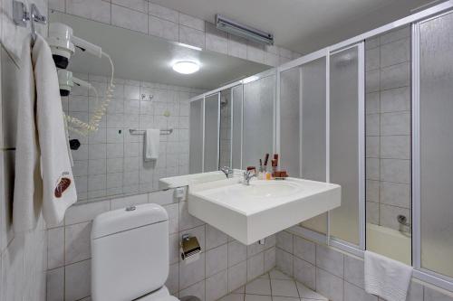 חדר אמבטיה, Premier Alatau Hotel in אלמאטי