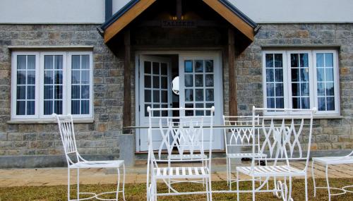 Lakeside Cottages